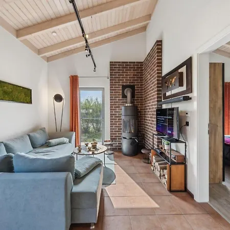 Ferienhaus Pinto Rosso - Rotes Strandhaus An Idyllischem Privatsee Twist