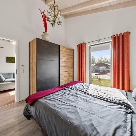 Ferienhaus Pinto Rosso - Rotes Strandhaus An Idyllischem Privatsee Twist